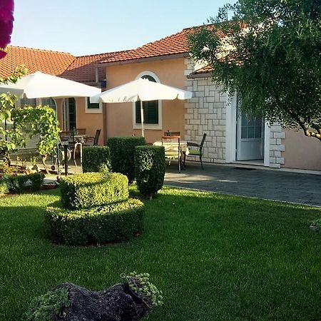 Apartments Lupus Водице Екстериор снимка