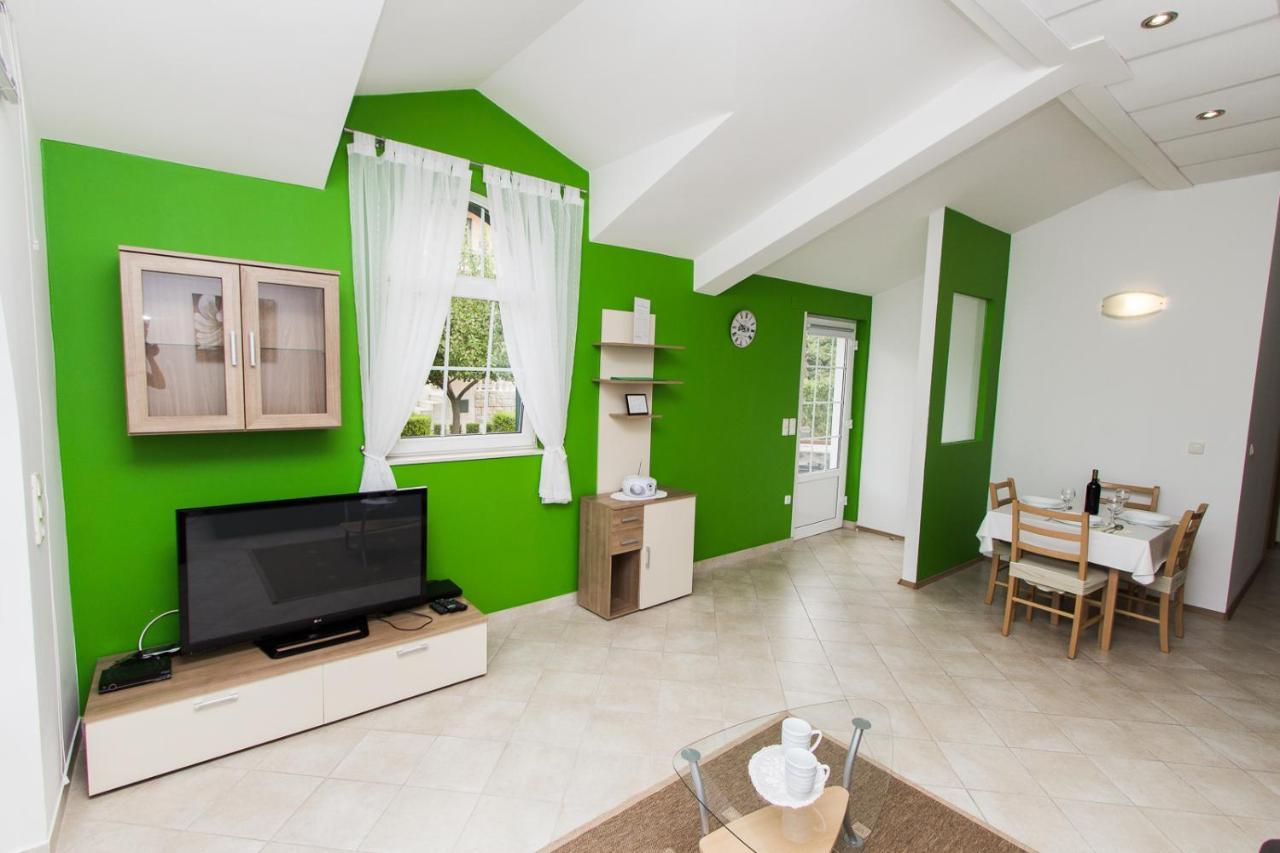 Apartments Lupus Водице Екстериор снимка