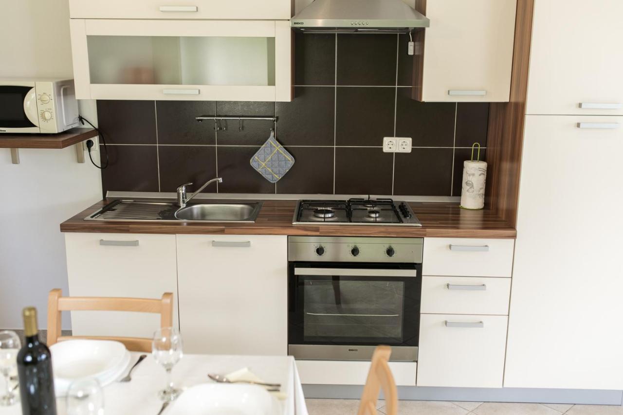 Apartments Lupus Водице Екстериор снимка