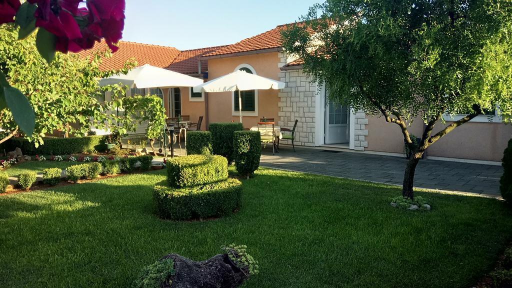 Apartments Lupus Водице Екстериор снимка