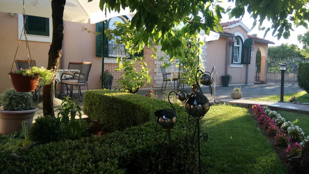 Apartments Lupus Водице Екстериор снимка